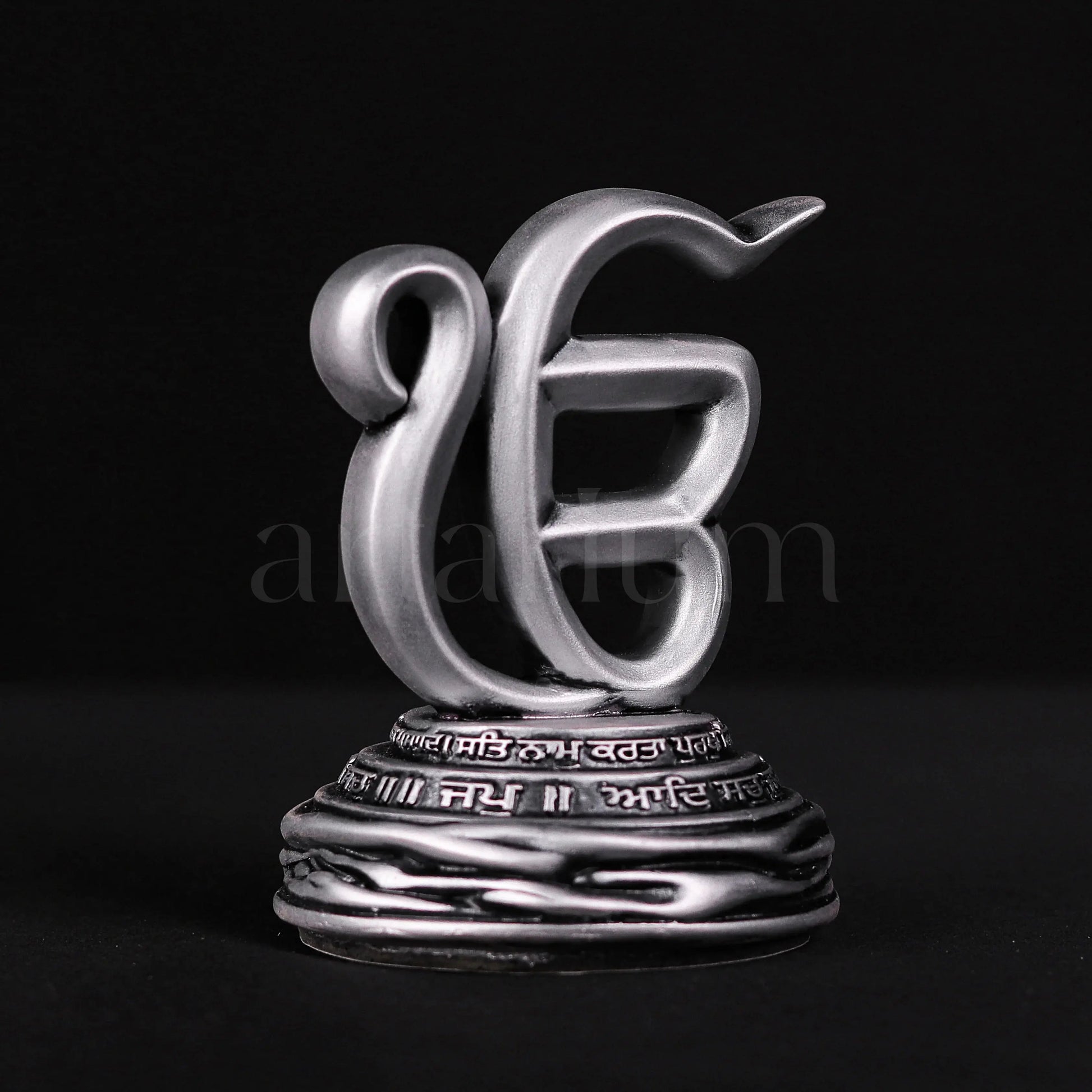 Ek Onkar Car Dashboard theartarium