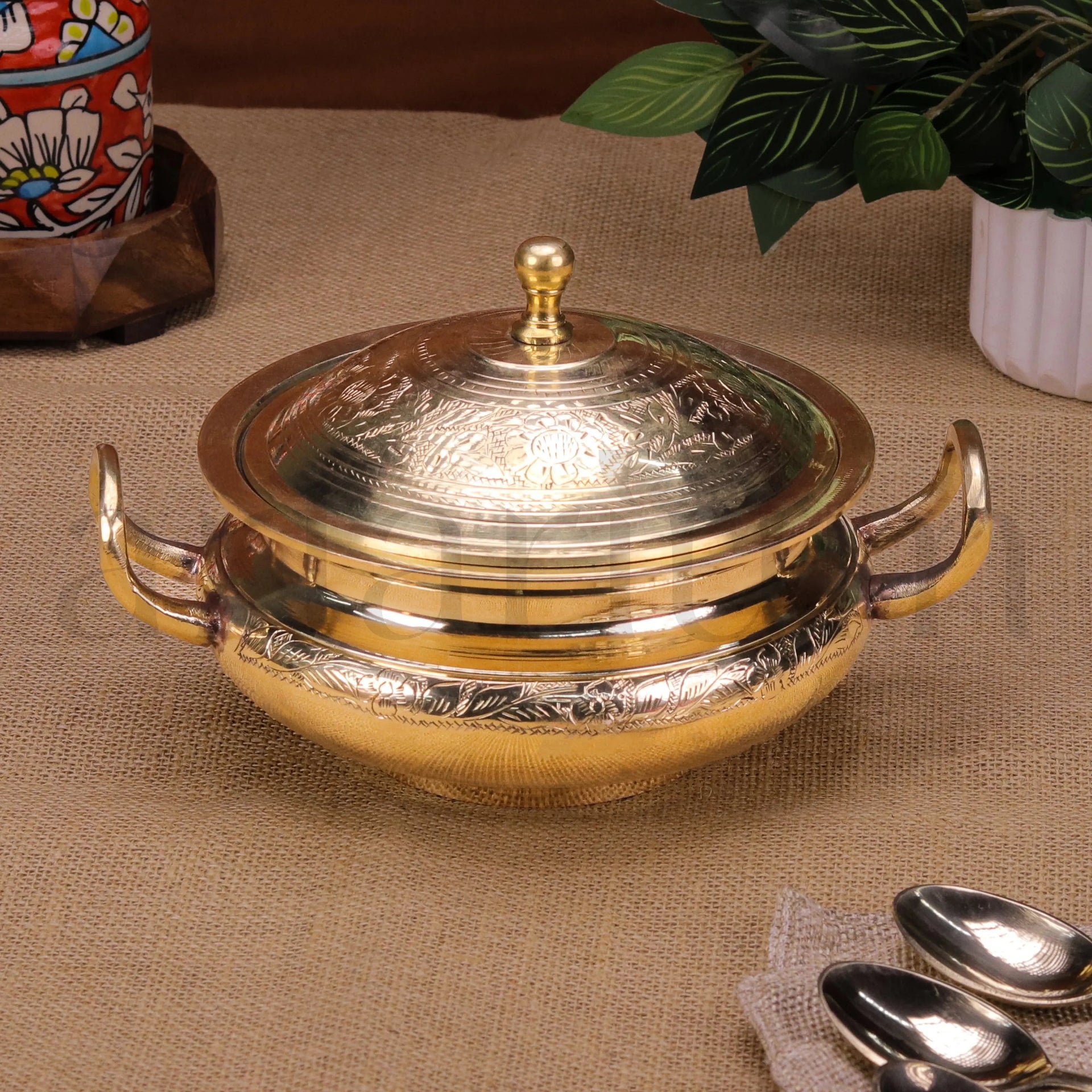 Handcrafted Brass Serving Pot With Lid – Artarium
