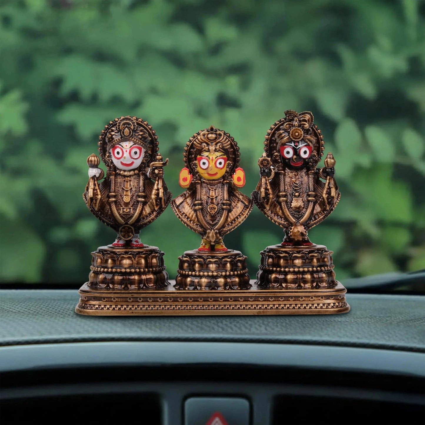 Shri Jagannath Ji Parivar Car Dashboard