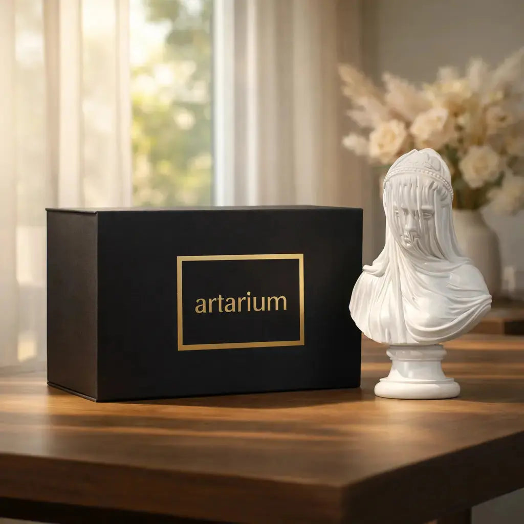 Pardanashin Figurine with Gift Box theartarium