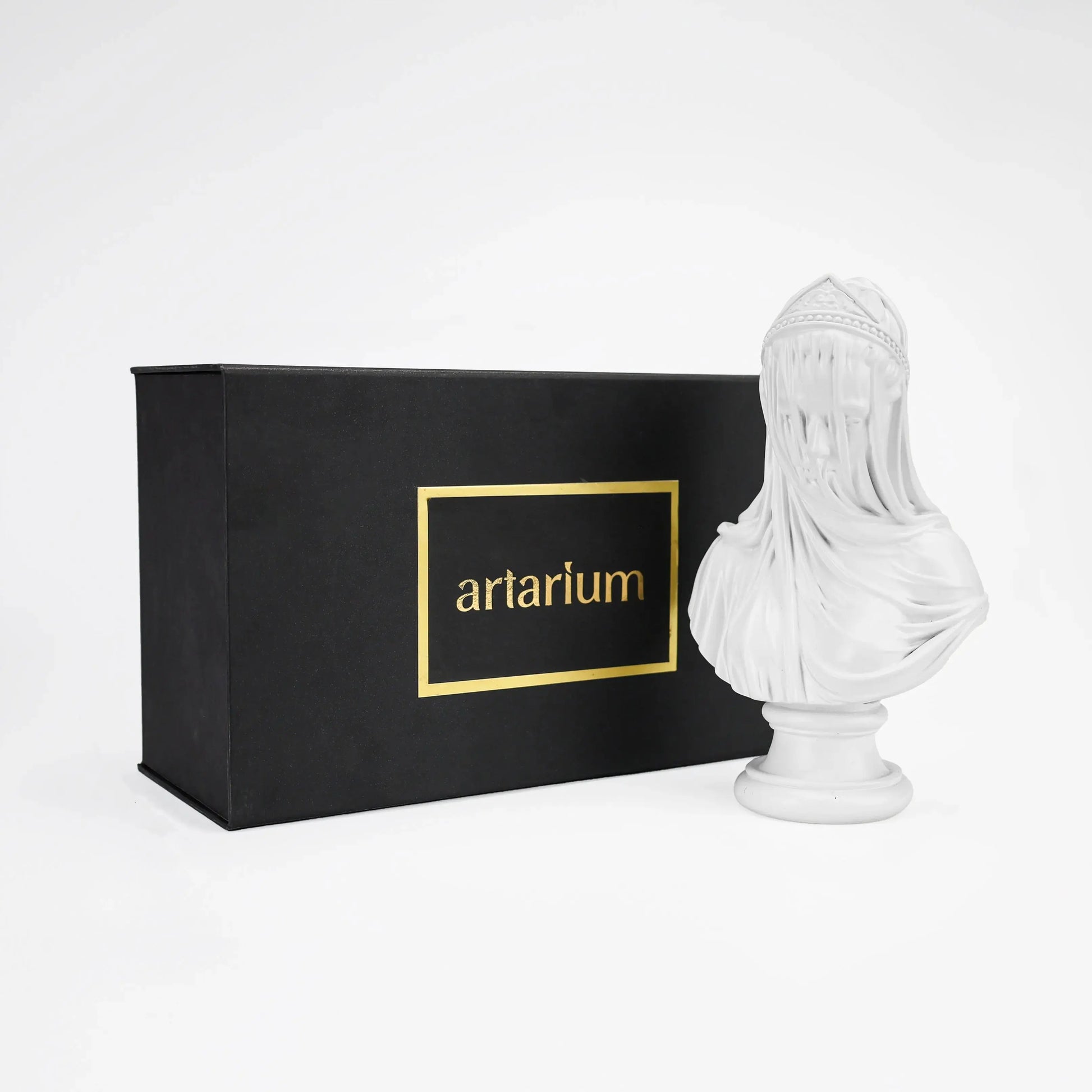 Pardanashin Figurine with Gift Box theartarium