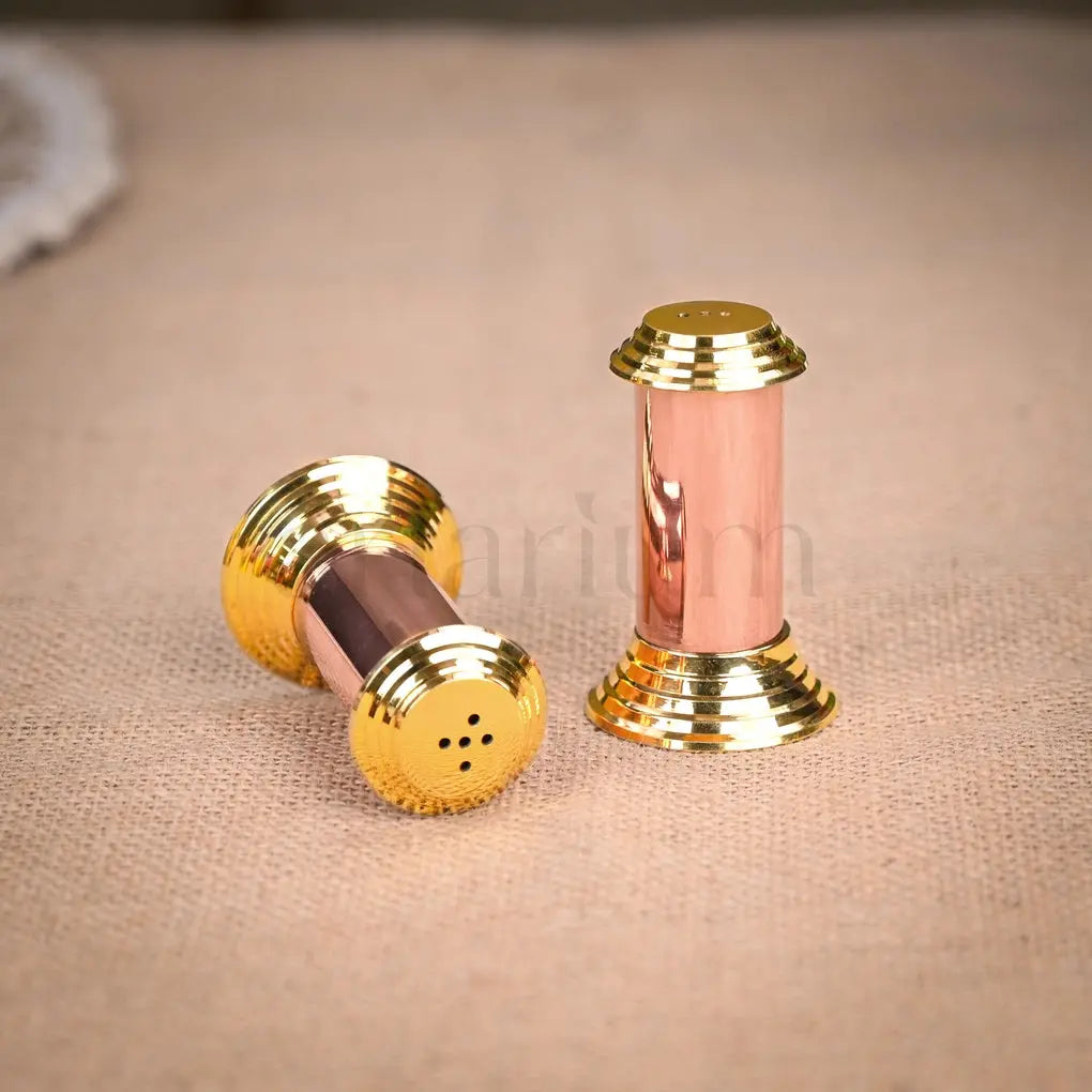 Salt & Pepper Shaker - Set of 2 theartarium