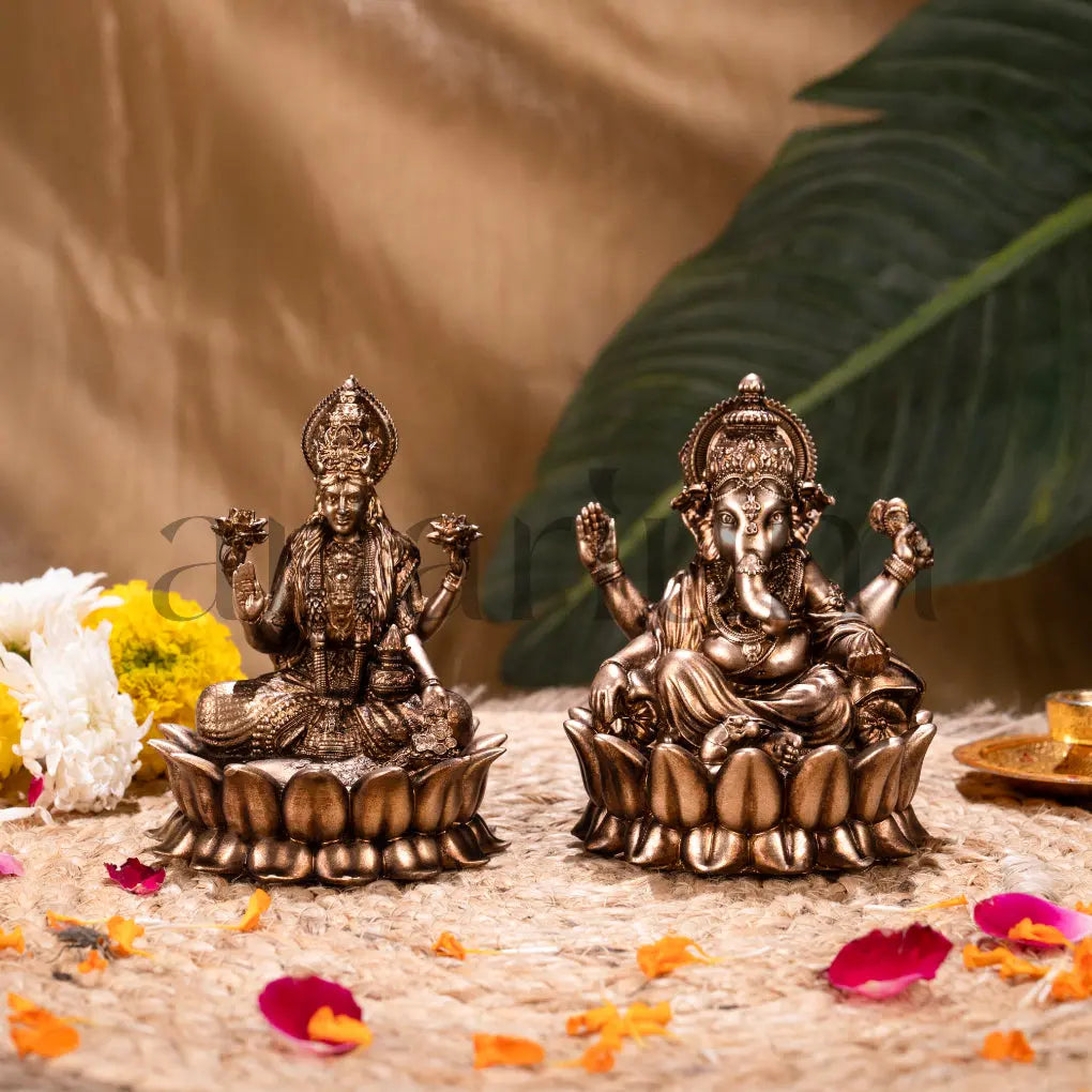 Dhanlaxmi Ganpati Bappa (Lotus) Car Dashboard theartarium