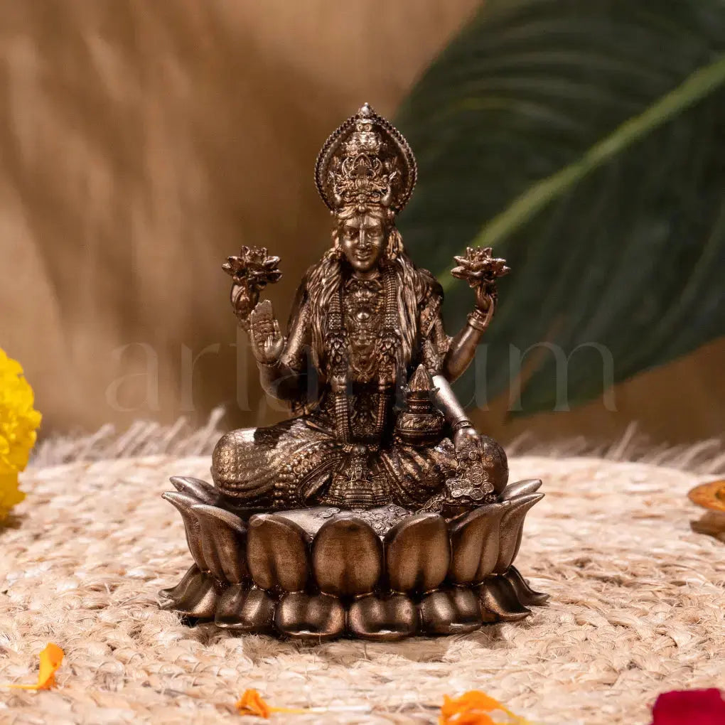 Dhanalaxmi Murti (Lotus) Car dashboard theartarium