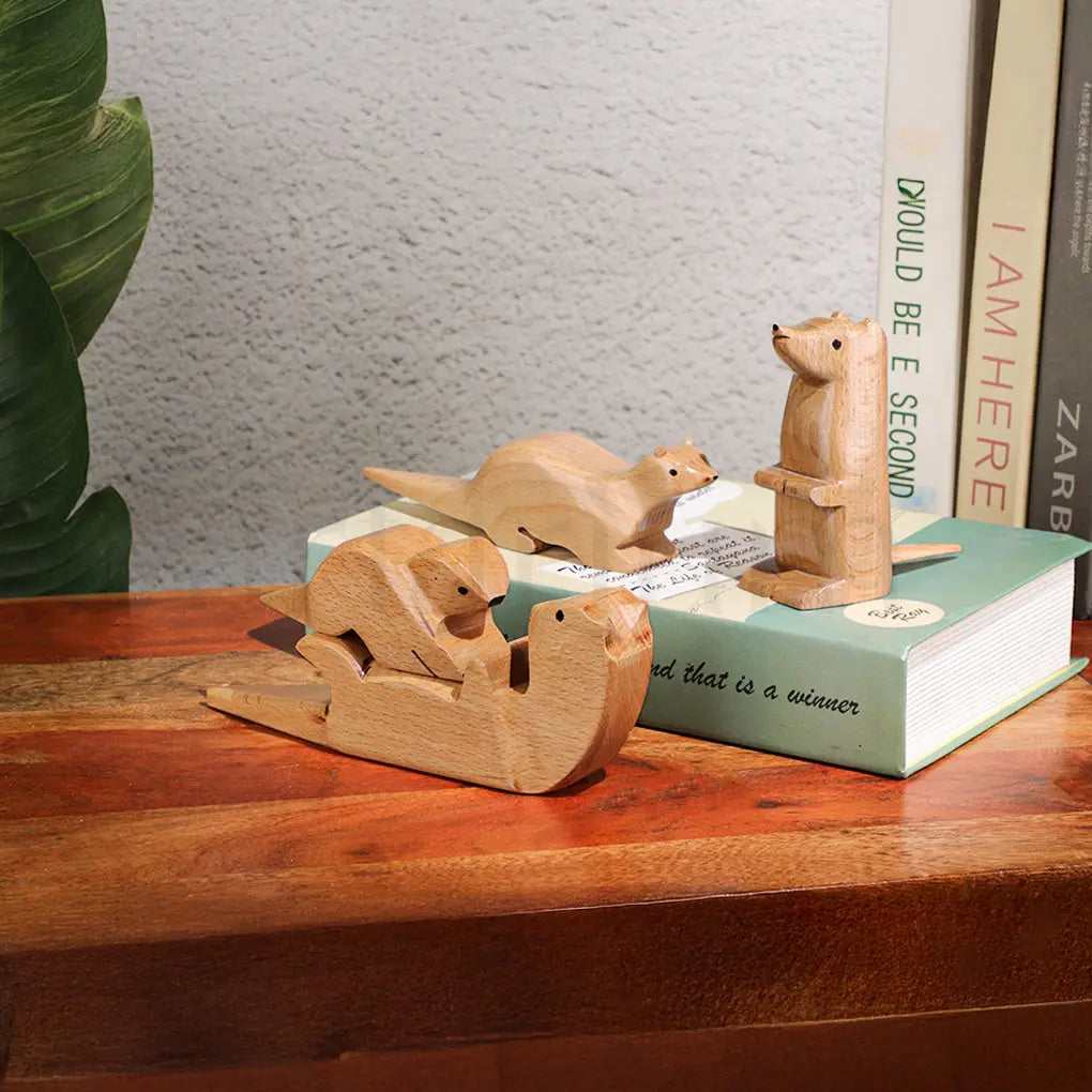 Otter Family The Artarium