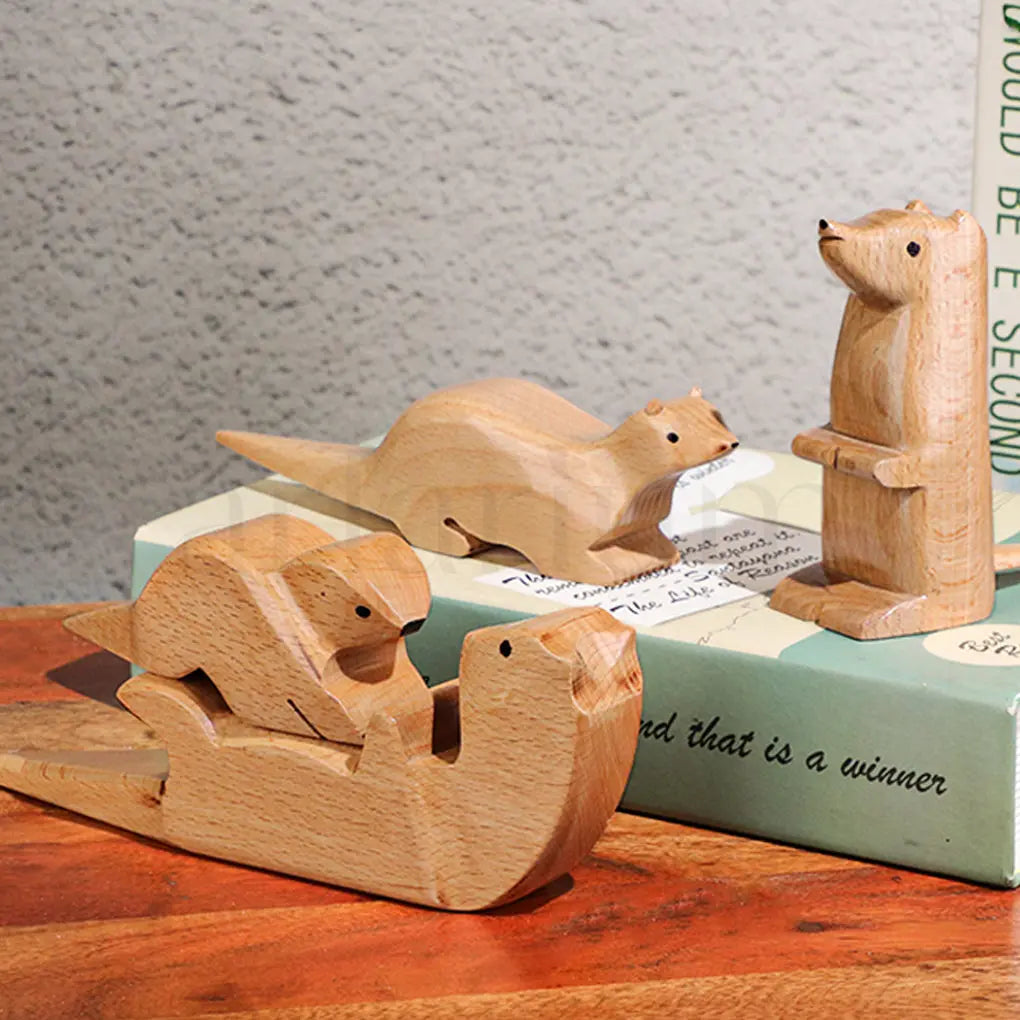 Otter Family The Artarium