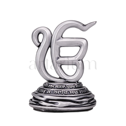 Ek Onkar Car Dashboard theartarium