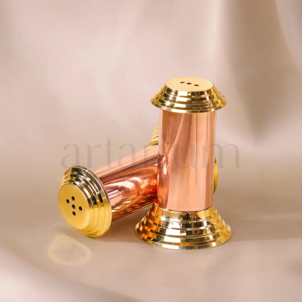 Salt & Pepper Shaker - Set of 2 theartarium