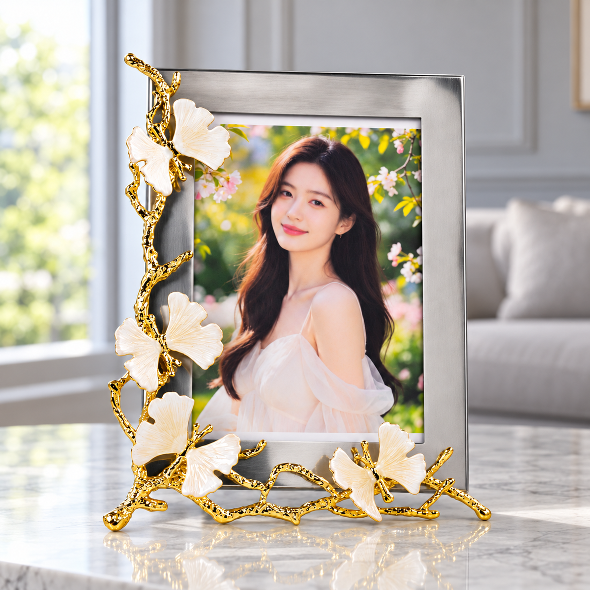 Gold Alloy Ginkgo Leaf Photo Frame 