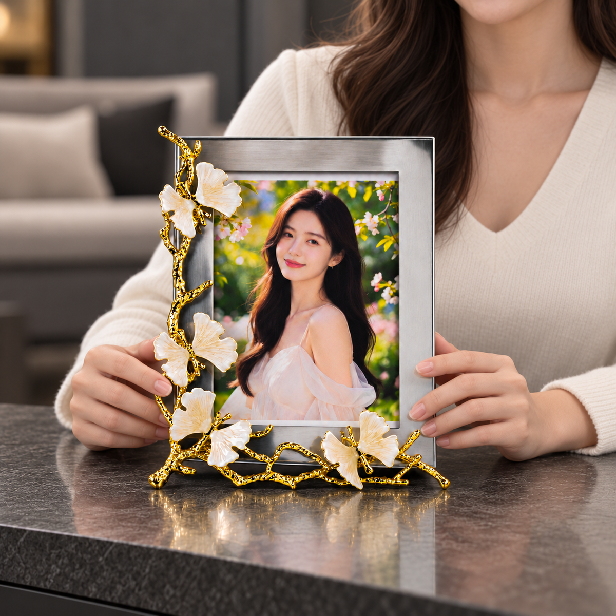 Gold Alloy Ginkgo Leaf Photo Frame 