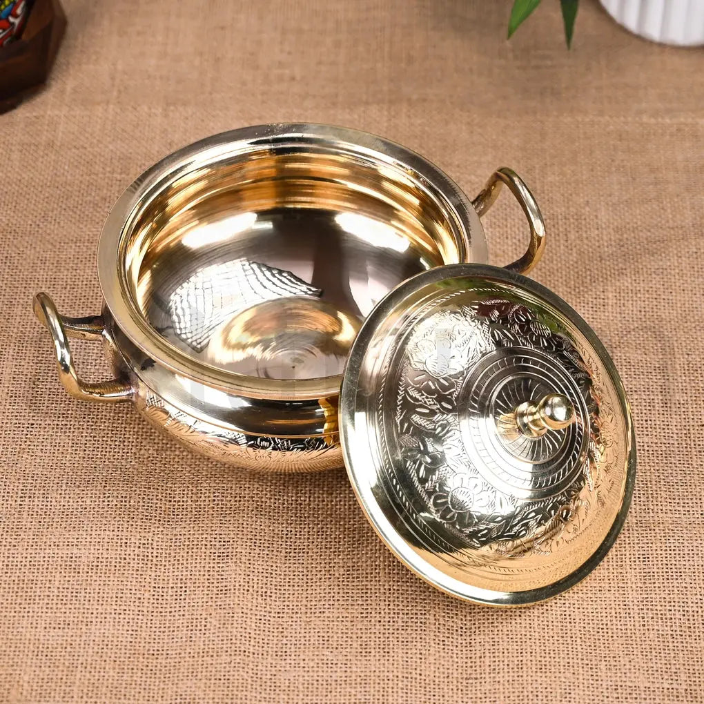 Handcrafted Brass Serving Pot With Lid theartarium