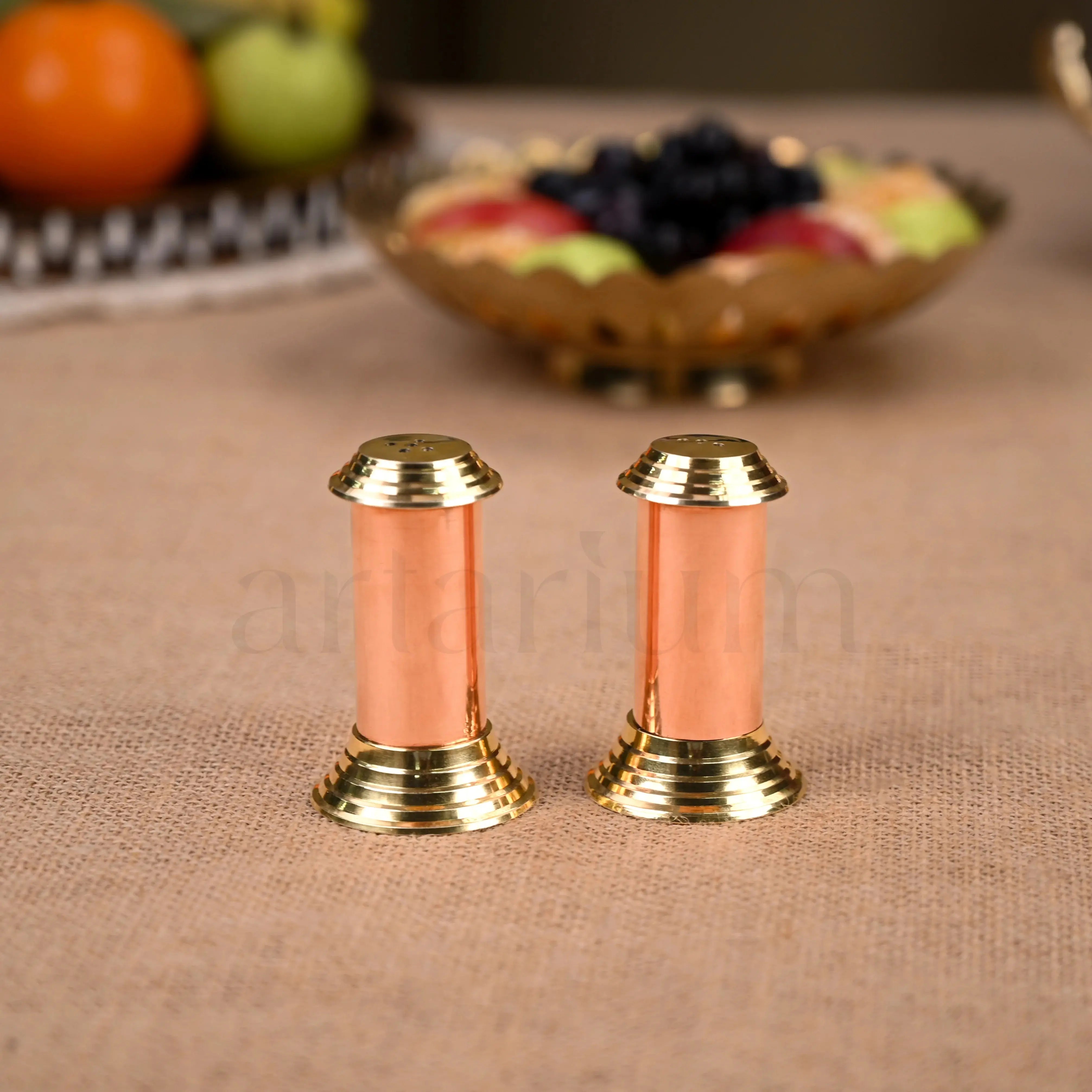 Salt & Pepper Shaker - Set of 2 theartarium