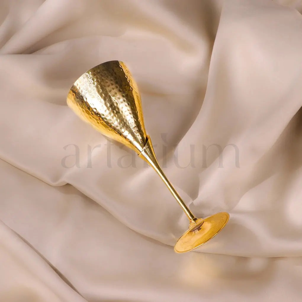 Hammered Brass Wine Glass theartarium