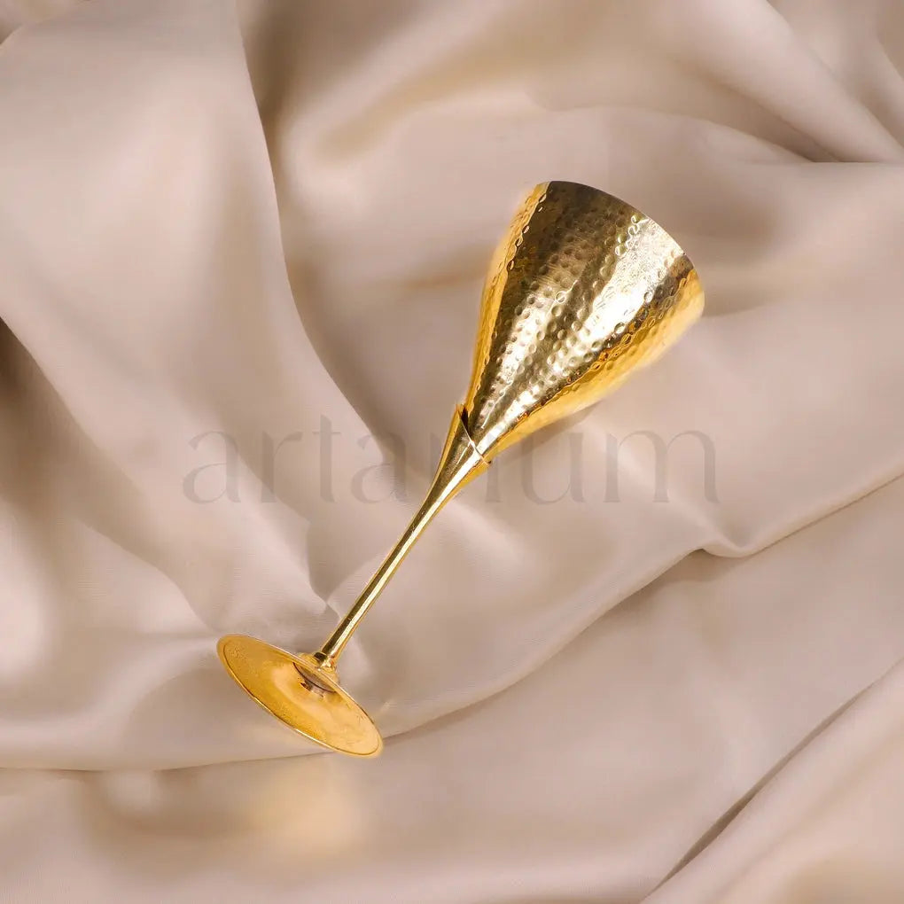 Hammered Brass Wine Glass theartarium