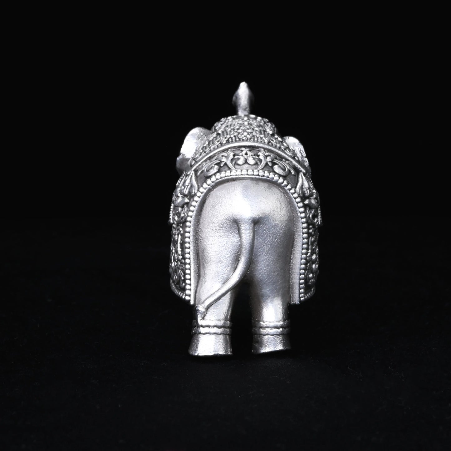 Royal Elephant Pure Silver theartarium