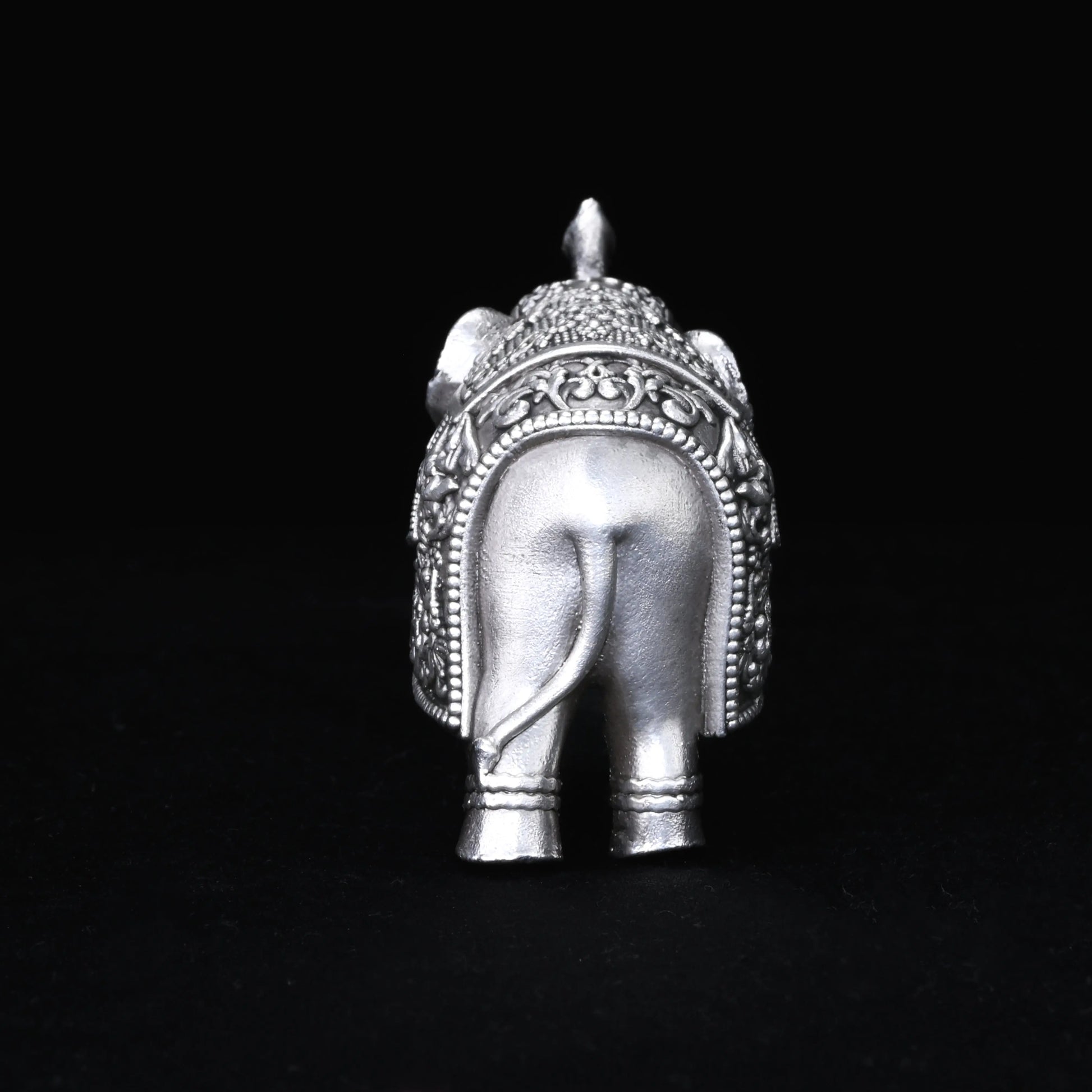 Royal Elephant Pure Silver theartarium