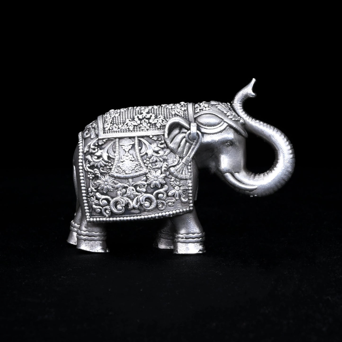 Royal Elephant Pure Silver theartarium