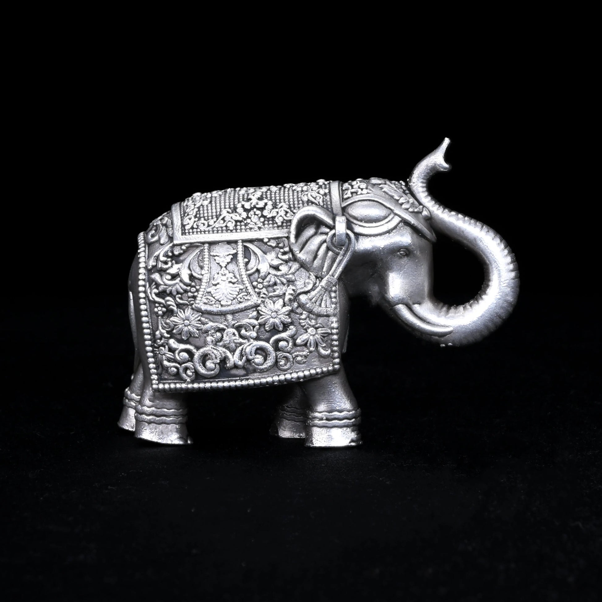 Royal Elephant Pure Silver theartarium