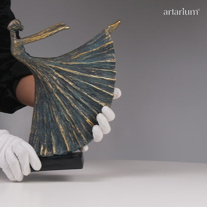 Grace of the Gypsies - Figurine